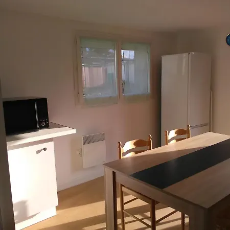Aussie Lounge - Full Inclusive 32Sqm Flats On Loire Valley Doorstep *
