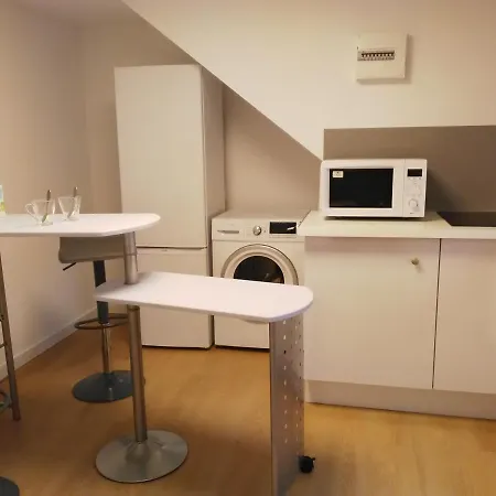 Aussie Lounge - Full Inclusive 32Sqm Flats On Loire Valley Doorstep Apartment Tours